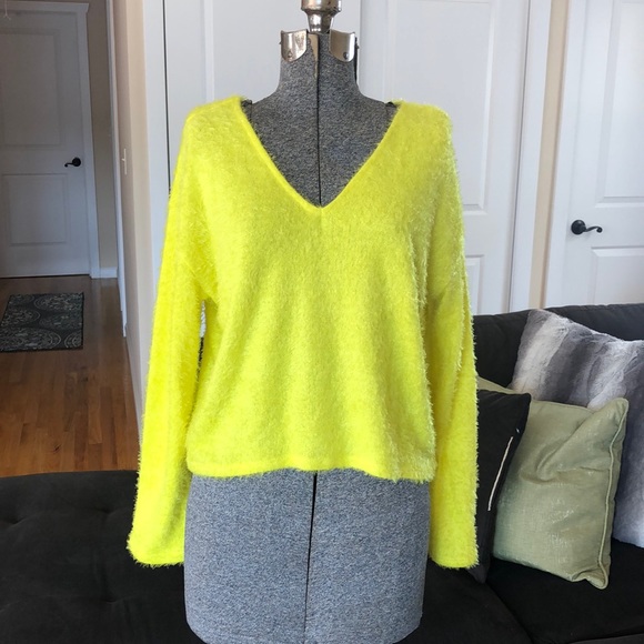 Sweaters - 🖤🖤 XL XXL CROP TOP V-NECK SWEATER